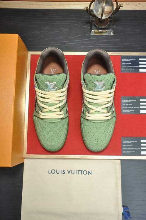 Picture of Louis Vuitton Shoes _SKULVsz35-4038-46hnh081216328